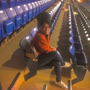 Meet your Posher, Janysha